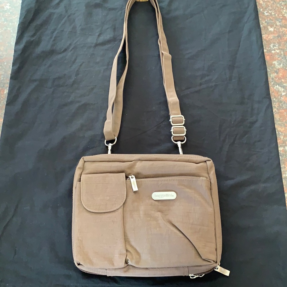 Baggallini purse